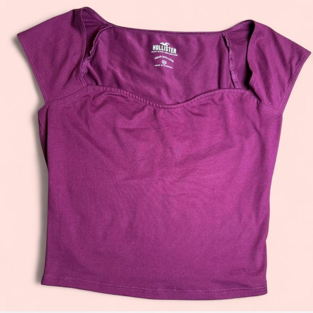 Hollister Women's Vibrant Purple Crop Top